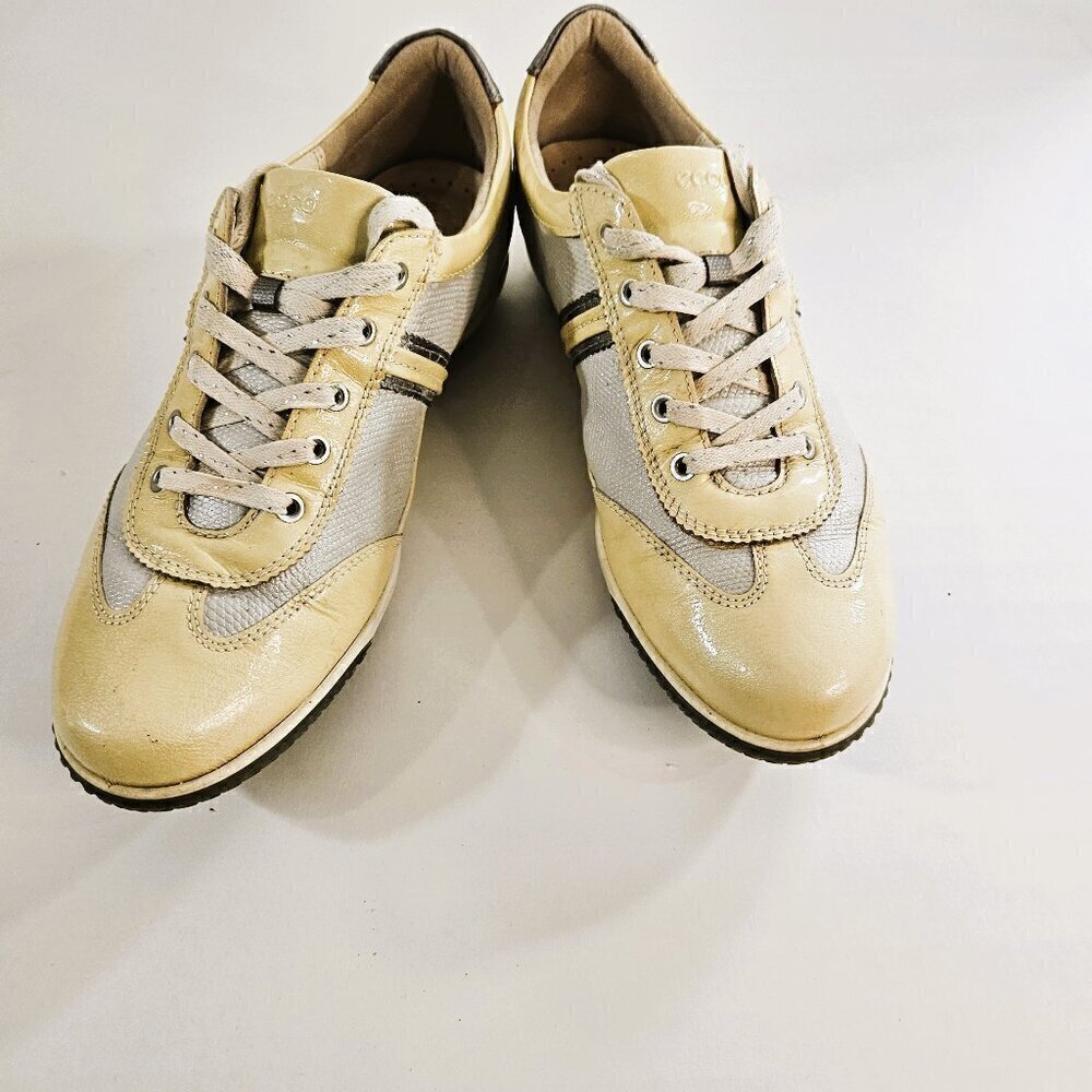 Ecco Women's Rubber Spike Golf Shoes Size 9 Light Yellow on Cream Sparkly Laces